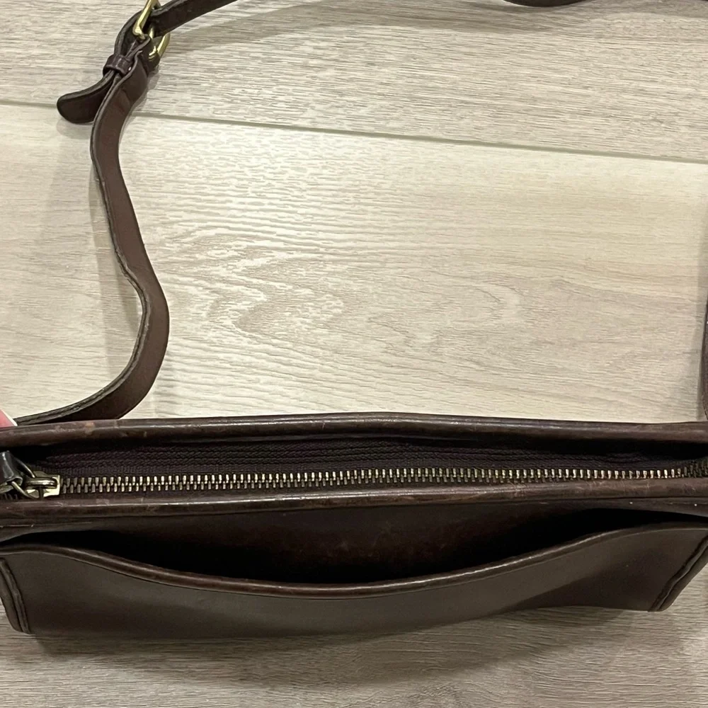 VINTAGE Coach Taylor Zip Crossbody Bag Leather 9944 MADE IN USA